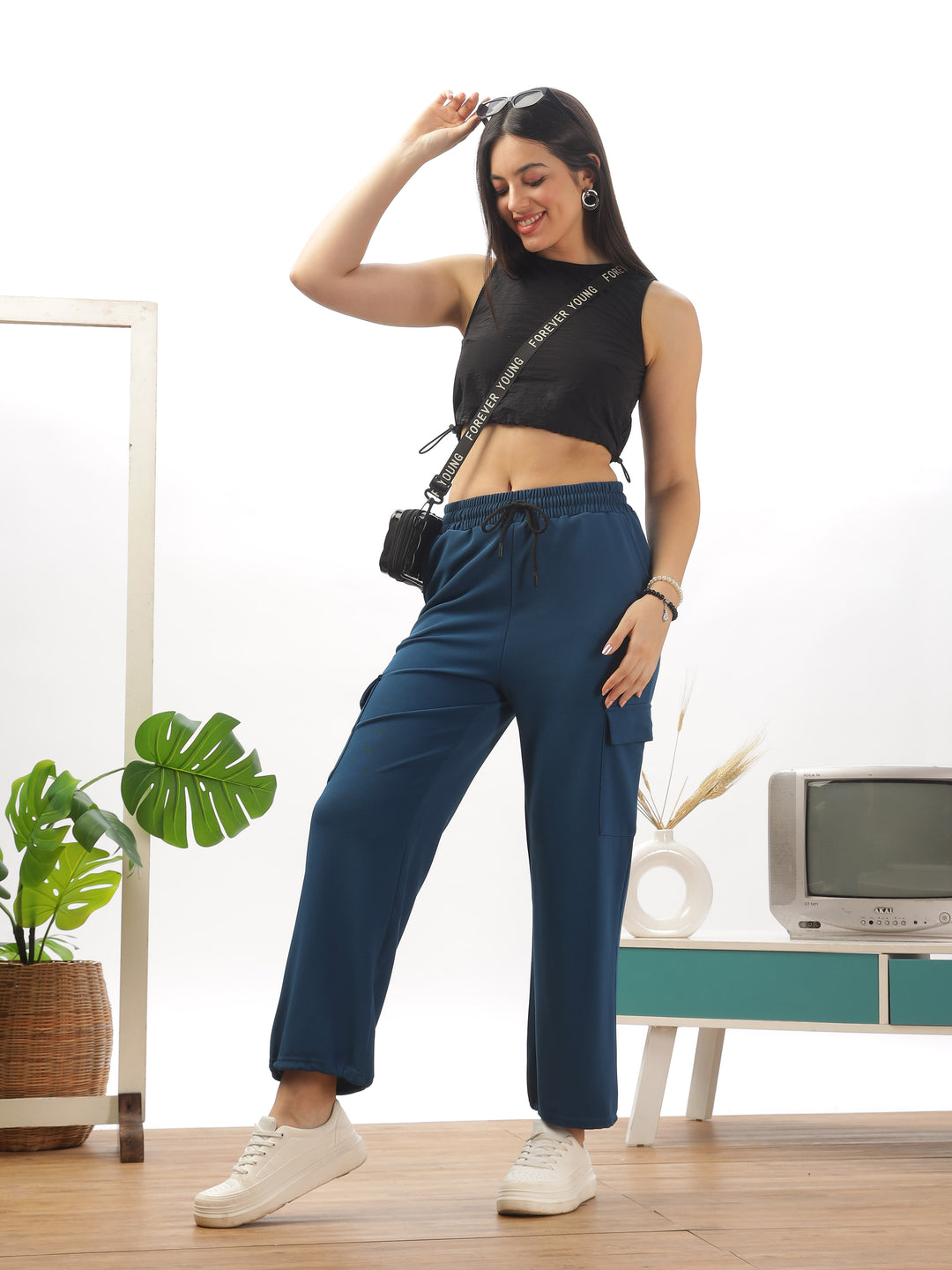 blue-cargo-pants-ankle-length-with-pockets-for-women