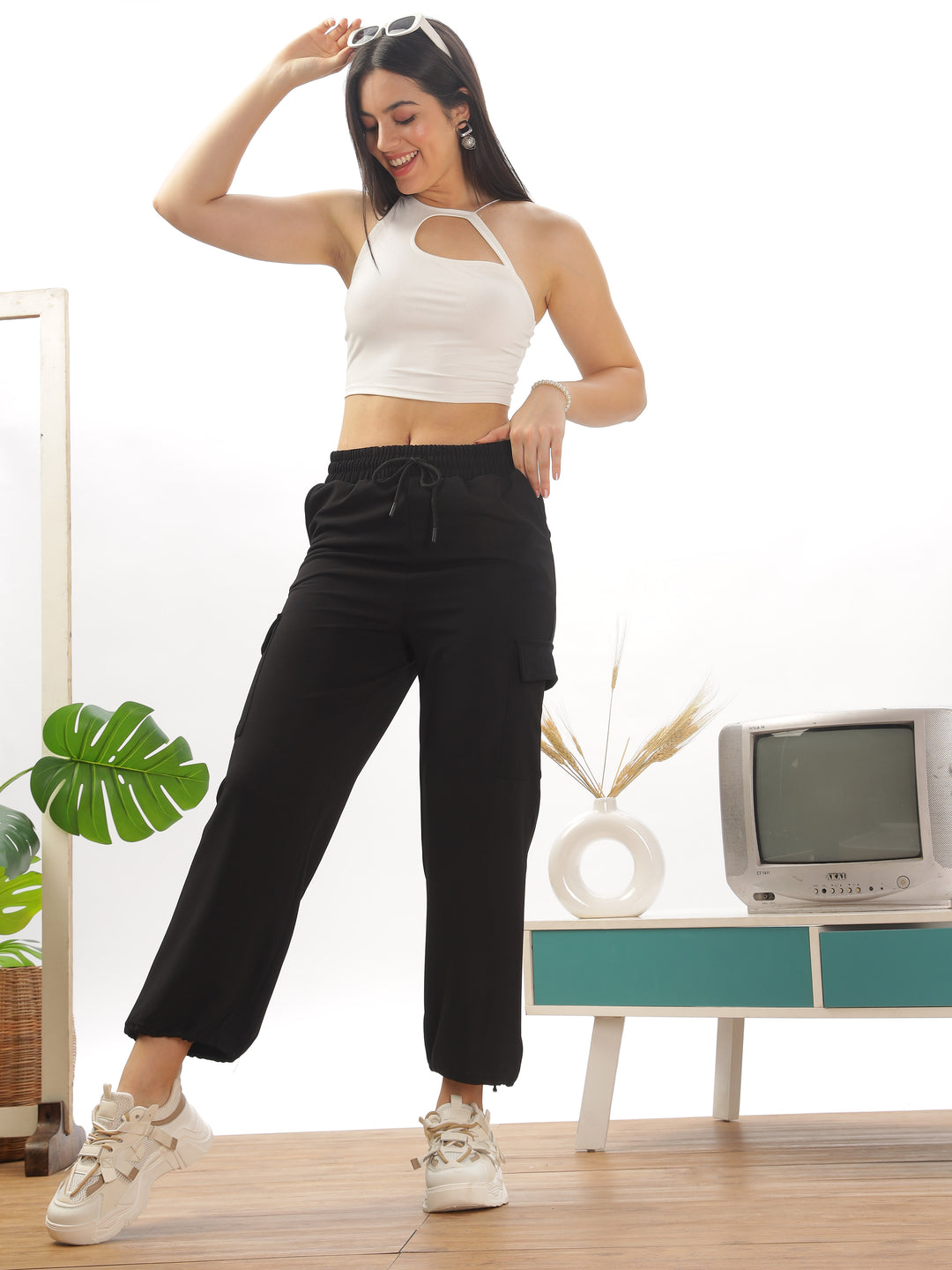 black-cargo-pants-with-elastic-waist-drawstring