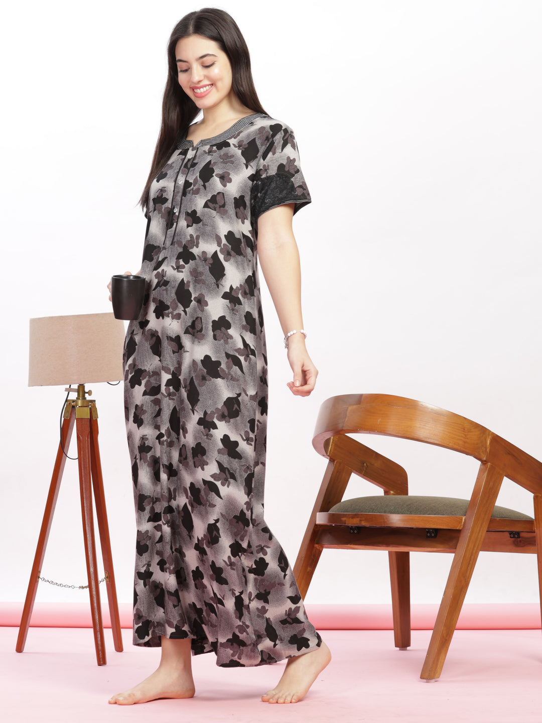 Black Alpine Nighty - Elegant, Wrinkle-Free Nightwear with Pocket